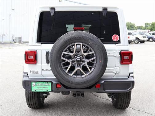 2025 Jeep Wrangler 4-Door Sahara 4x4