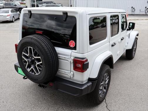 2025 Jeep Wrangler 4-Door Sahara 4x4