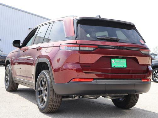 Velvet Red Pearlcoat 2026 Jeep Grand Cherokee Altitude