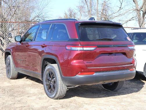 2026 Jeep Grand Cherokee Altitude