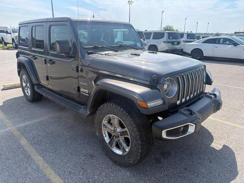 Granite Crystal Metallic Clearcoat 2018 Jeep Wrangler Unlimited Sahara