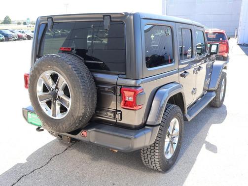 Granite Crystal Metallic Clearcoat 2018 Jeep Wrangler Unlimited Sahara