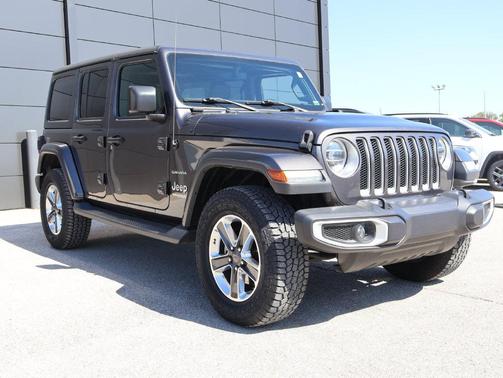 Granite Crystal Metallic Clearcoat 2018 Jeep Wrangler Unlimited Sahara