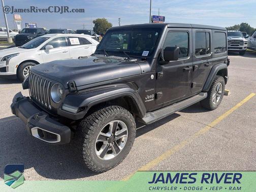 Granite Crystal Metallic Clearcoat 2018 Jeep Wrangler Unlimited Sahara