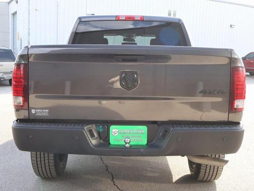 2024 RAM 1500 Classic Warlock Crew Cab 4x4 5'7' Box