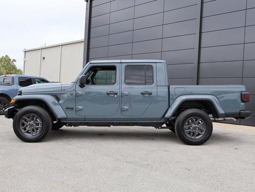 2025 Jeep Gladiator Sport S