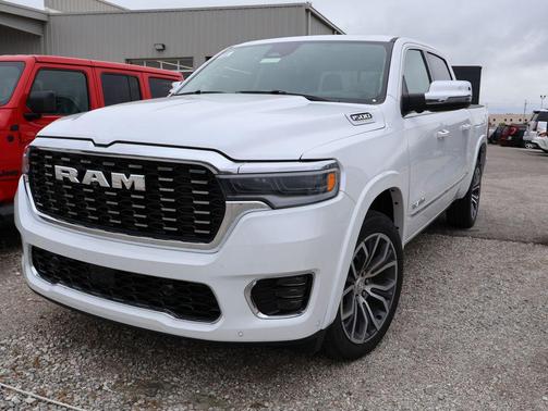 Ivory White Tri-Coat Pearlcoat 2026 RAM 1500 ST