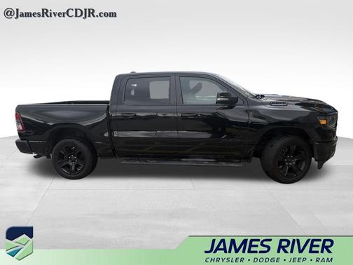 Diamond Black Crystal Pearlcoat 2022 RAM 1500 Big Horn/Lone Star