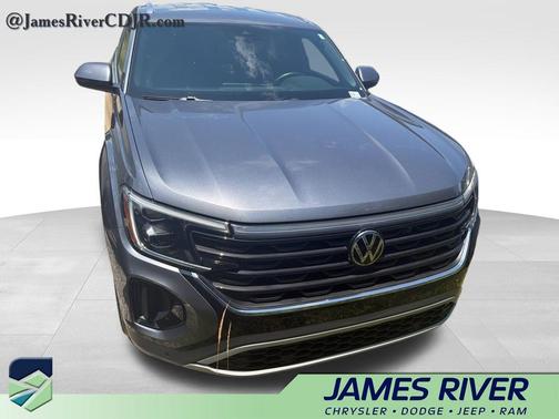Platinum Gray Metallic 2024 Volkswagen Atlas Cross Sport 2.0T SE w/Technology