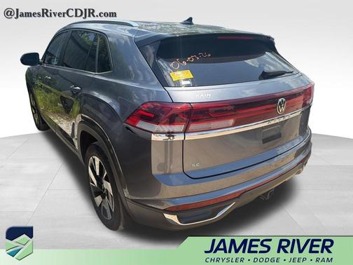 Platinum Gray Metallic 2024 Volkswagen Atlas Cross Sport 2.0T SE w/Technology
