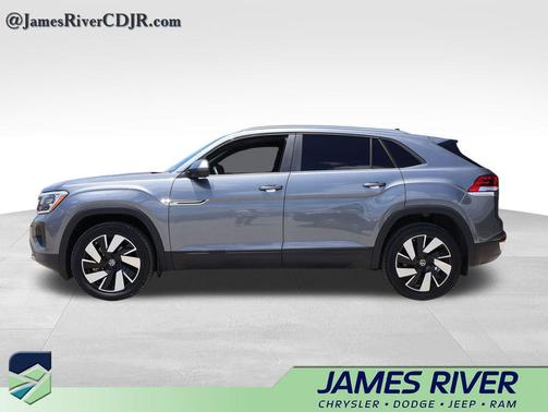 Platinum Gray Metallic 2024 Volkswagen Atlas Cross Sport 2.0T SE w/Technology