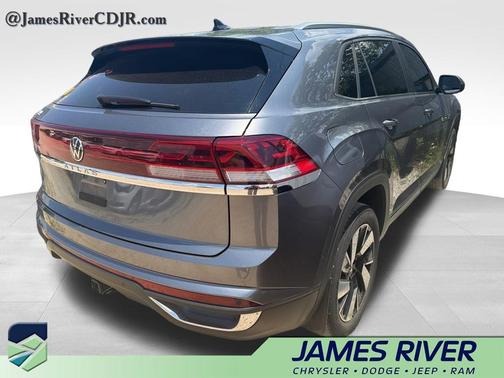 Platinum Gray Metallic 2024 Volkswagen Atlas Cross Sport 2.0T SE w/Technology