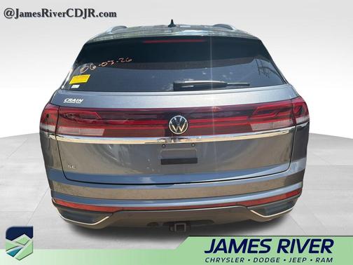 Platinum Gray Metallic 2024 Volkswagen Atlas Cross Sport 2.0T SE w/Technology