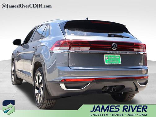 Platinum Gray Metallic 2024 Volkswagen Atlas Cross Sport 2.0T SE w/Technology
