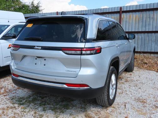2023 Jeep Grand Cherokee Laredo