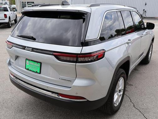 2023 Jeep Grand Cherokee Laredo