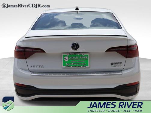 Pure White 2023 Volkswagen Jetta 1.5T Sport