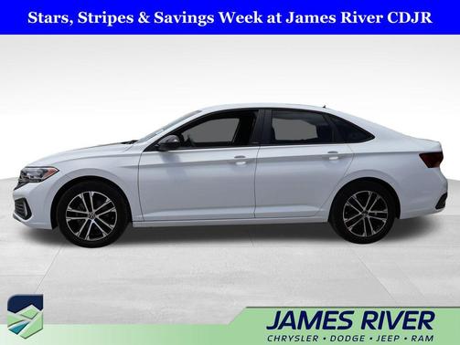Pure White 2023 Volkswagen Jetta 1.5T Sport