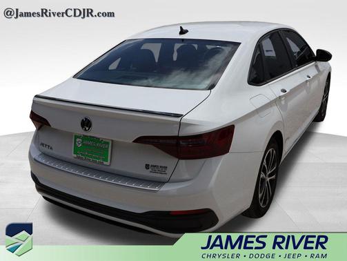 Pure White 2023 Volkswagen Jetta 1.5T Sport
