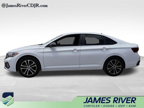 Pure White 2023 Volkswagen Jetta 1.5T Sport