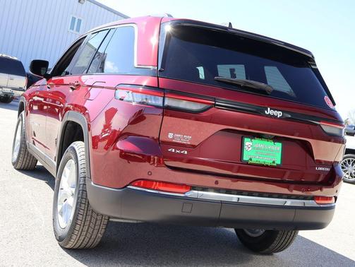 2026 Jeep Grand Cherokee Altitude