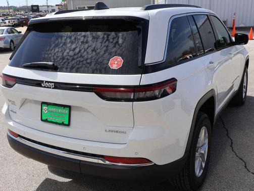 2026 Jeep Grand Cherokee Altitude