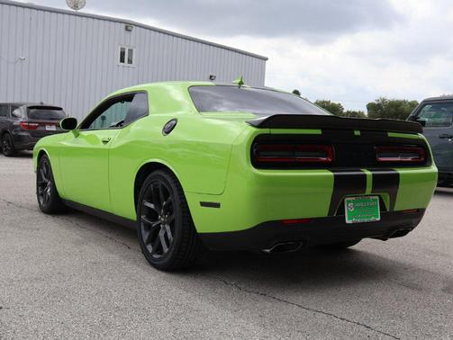 Sublime Metallic Clearcoat 2023 Dodge Challenger R/T