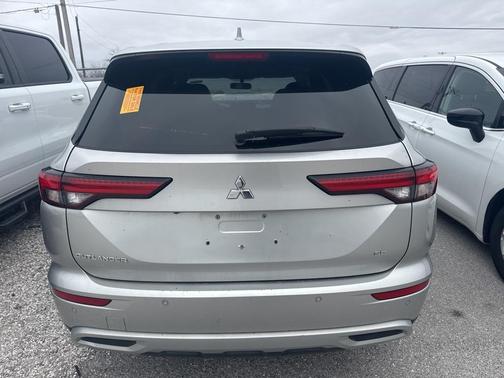 2022 Mitsubishi Outlander SE