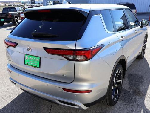 2022 Mitsubishi Outlander SE