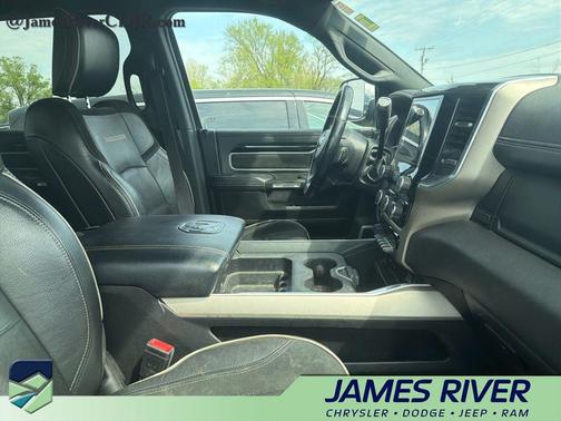 2019 RAM 2500 Laramie Crew Cab 4x4 6'4' Box