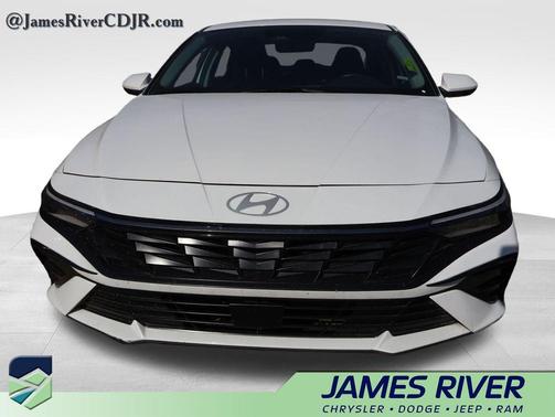 2025 Hyundai ELANTRA SEL