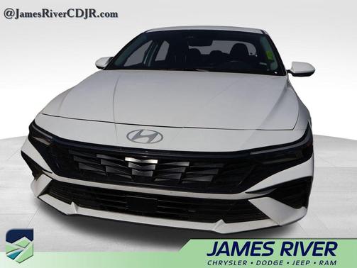 2025 Hyundai ELANTRA SEL