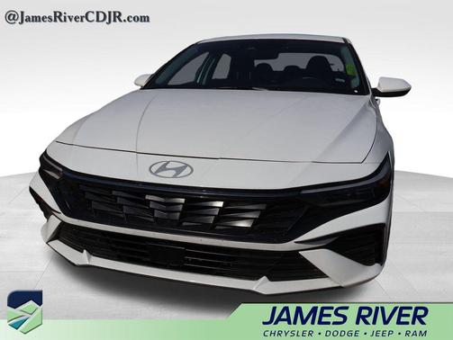 2025 Hyundai ELANTRA SEL