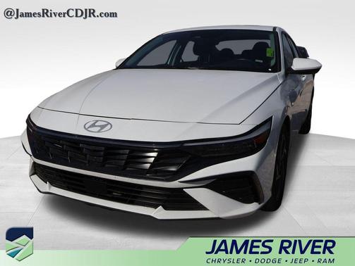 2025 Hyundai ELANTRA SEL