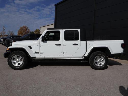 2021 Jeep Gladiator Sport S