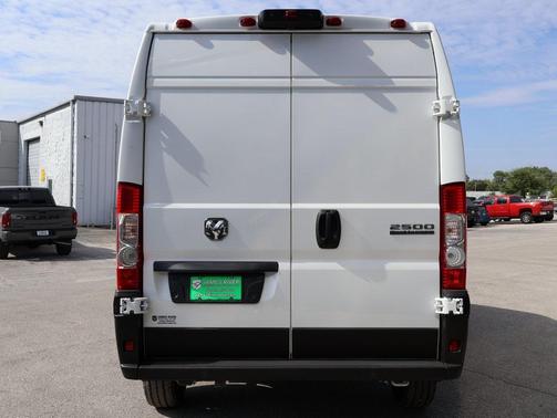 2025 RAM ProMaster 2500 Tradesman