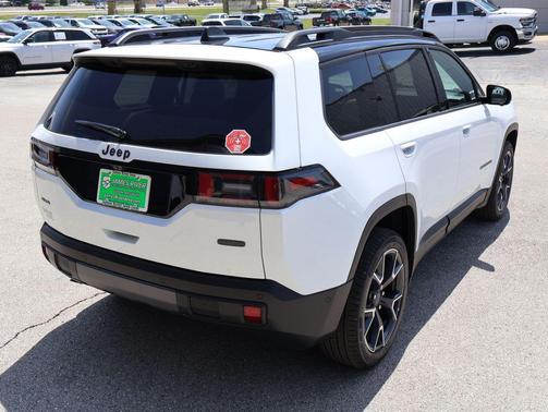 Bright White Clearcoat 2026 Jeep Cherokee Overland