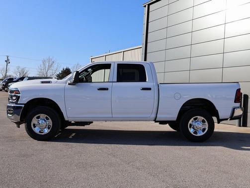 2026 RAM 2500 Tradesman Crew Cab 4x4 6'4' Box