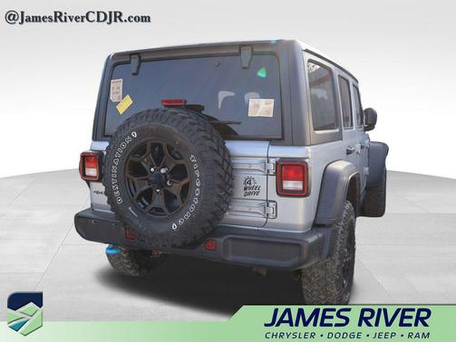Silver Zynith Clearcoat 2023 Jeep Wrangler 4xe Willys