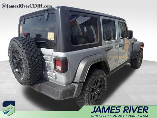 Silver Zynith Clearcoat 2023 Jeep Wrangler 4xe Willys