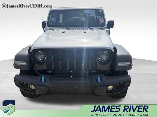 Silver Zynith Clearcoat 2023 Jeep Wrangler 4xe Willys