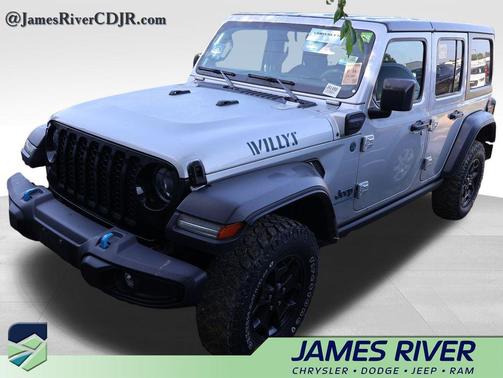 Silver Zynith Clearcoat 2023 Jeep Wrangler 4xe Willys