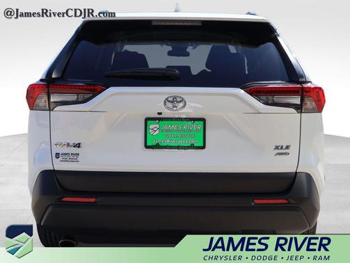 Ice Cap 2025 Toyota RAV4 XLE