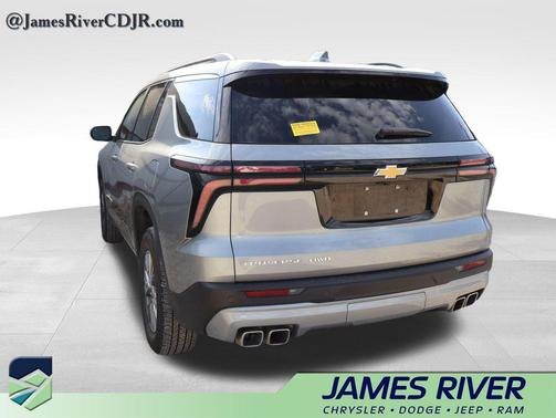 Sterling Gray Metallic 2026 Chevrolet Traverse LT