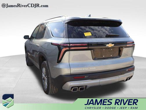 Sterling Gray Metallic 2026 Chevrolet Traverse LT