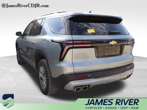 Sterling Gray Metallic 2026 Chevrolet Traverse LT