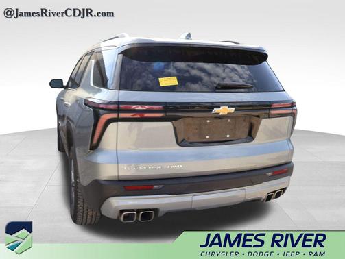 Sterling Gray Metallic 2026 Chevrolet Traverse LT