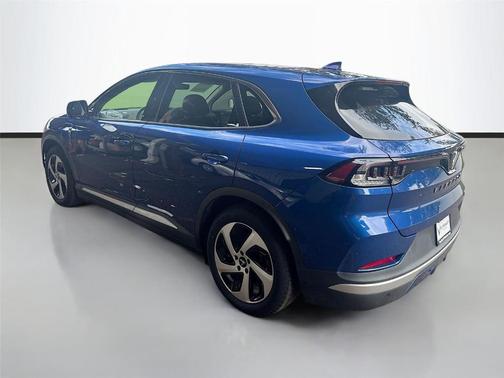 2023 VinFast VF 8 Eco