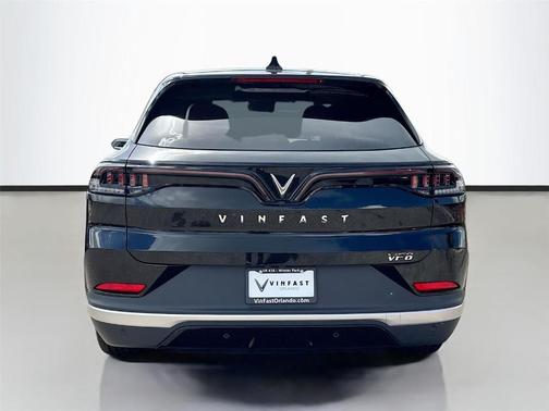 Jet Black 2025 VinFast VF 8 Plus