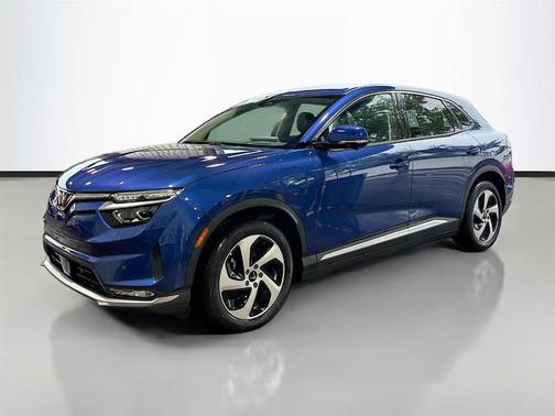 2025 VinFast VF 8 Eco